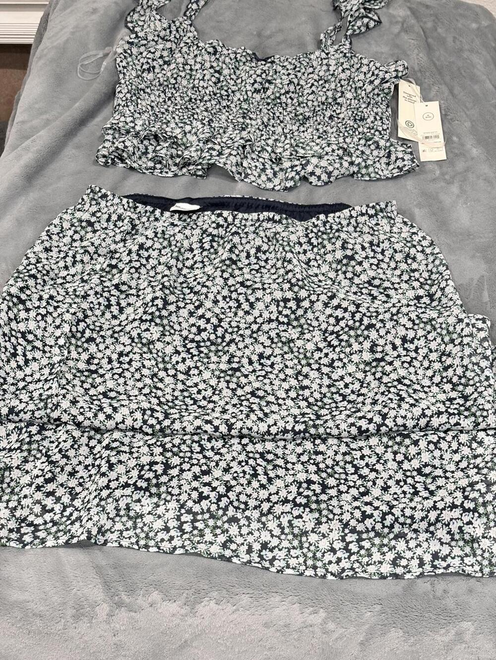 No Boundaries Floral Two-Piece Skirt Set, Size M (8-10) - Picture 7 of 15